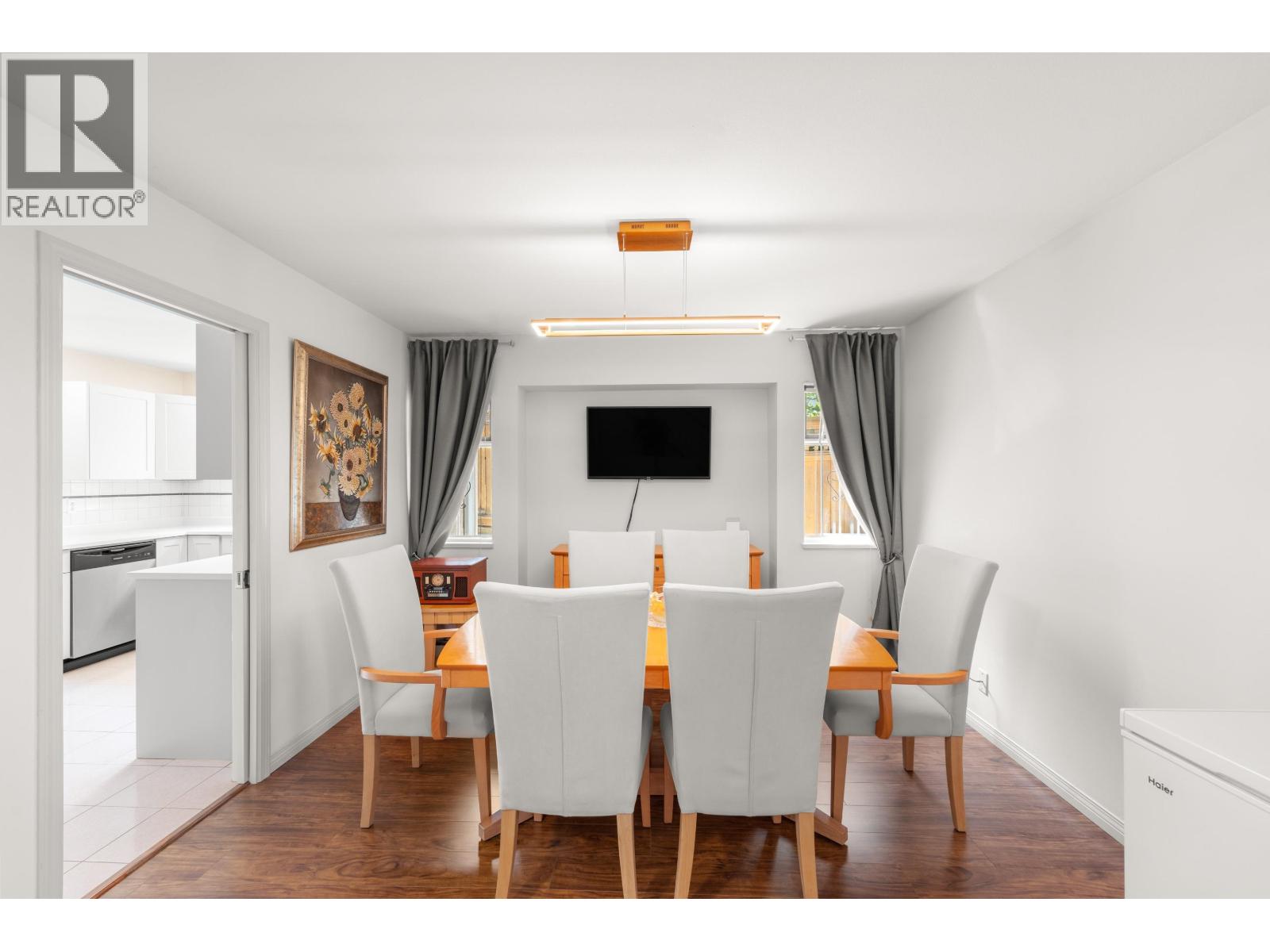 8948 Yarrow Place, Burnaby, British Columbia V3N 4W1 - Photo 7 - R3033435