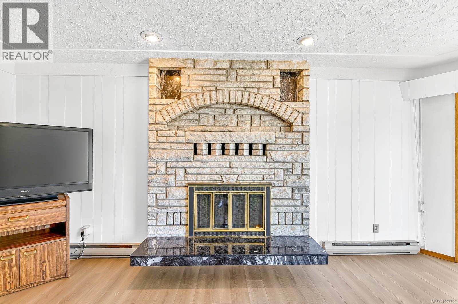 Property at 3782 Grieve Rd image 2