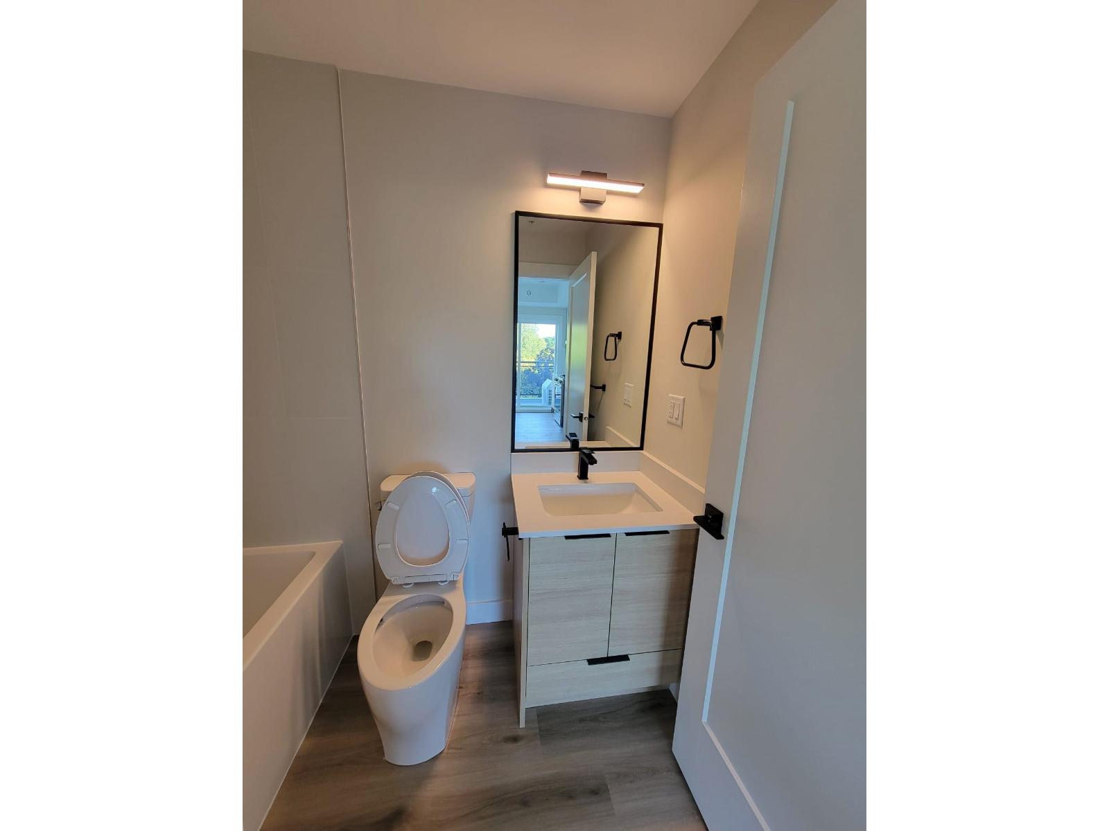 207 6285 King George Boulevard, Surrey, British Columbia  V3X 0L3 - Photo 18 - R3032952