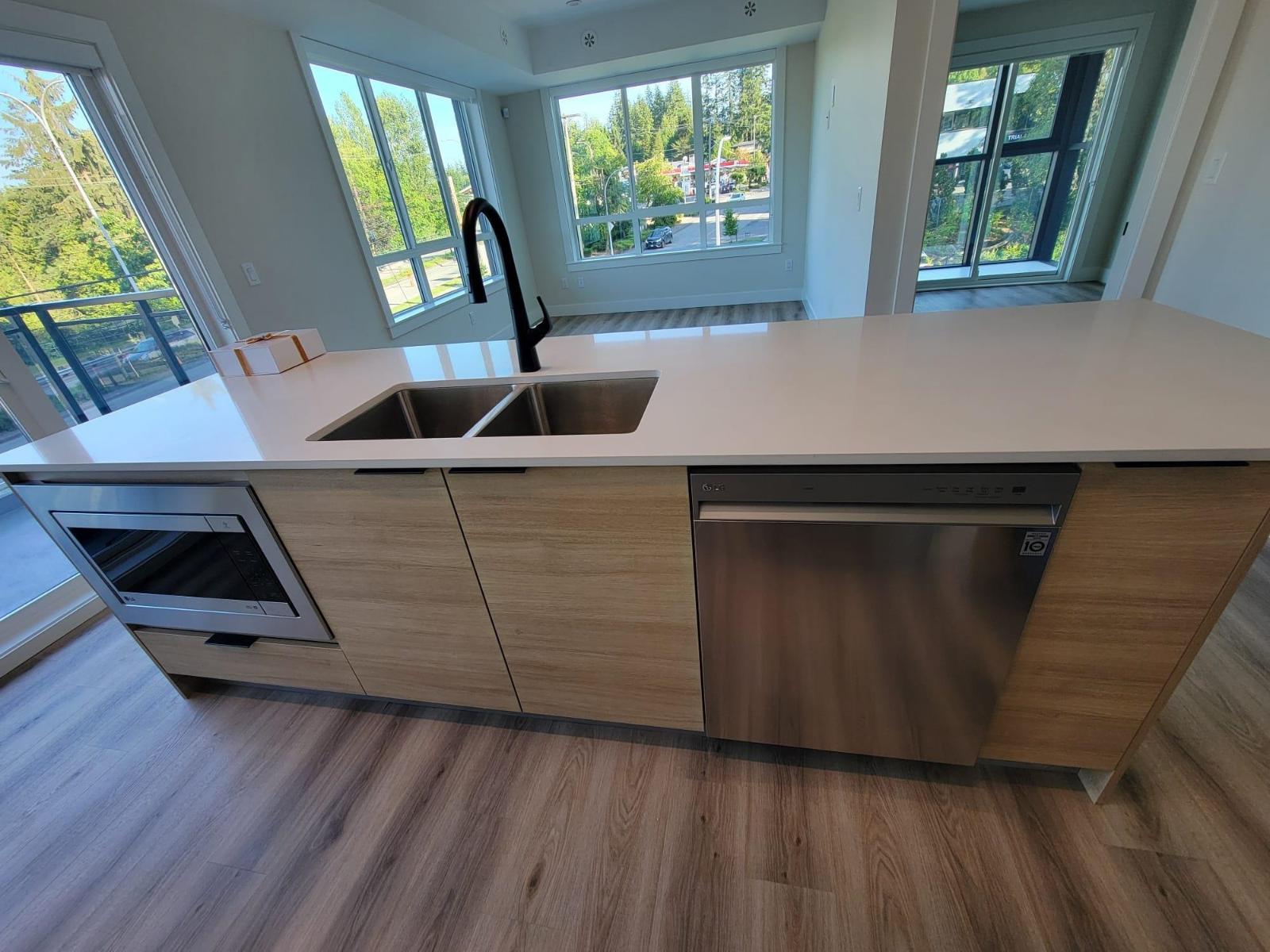 207 6285 King George Boulevard, Surrey, British Columbia  V3X 0L3 - Photo 3 - R3032952