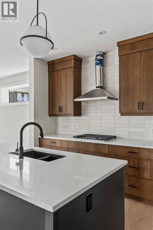 Property at 163 Chinook Winds Manor SW image 5