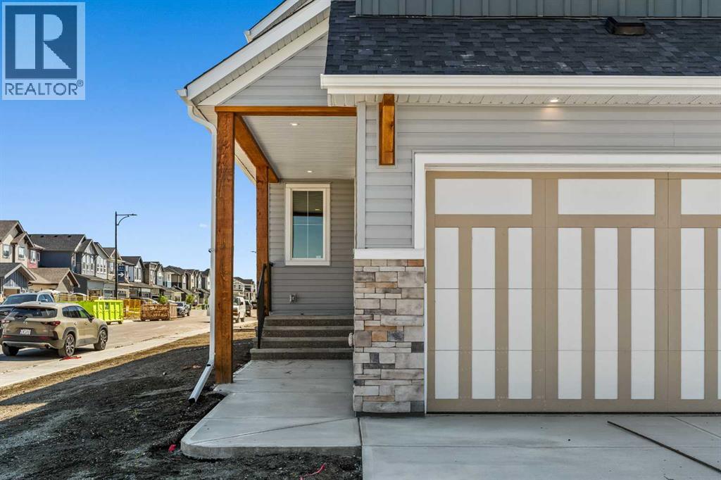Property at 163 Chinook Winds Manor SW image 2