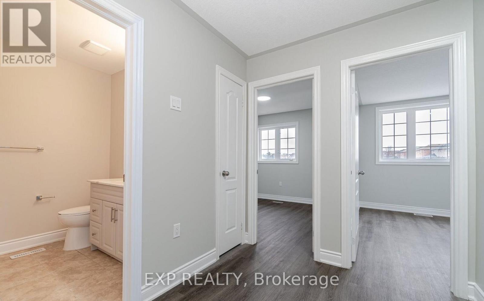 15 Lynn Street, Bradford West Gwillimbury, Ontario  L3Z 0B2 - Photo 21 - N12328870