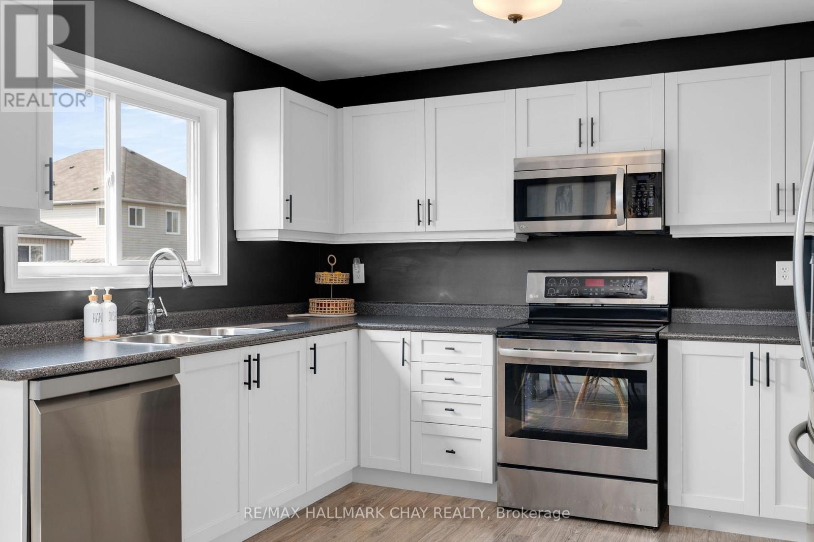 204 Forest Crescent, Clearview, Ontario  L0M 1S0 - Photo 11 - S12328863