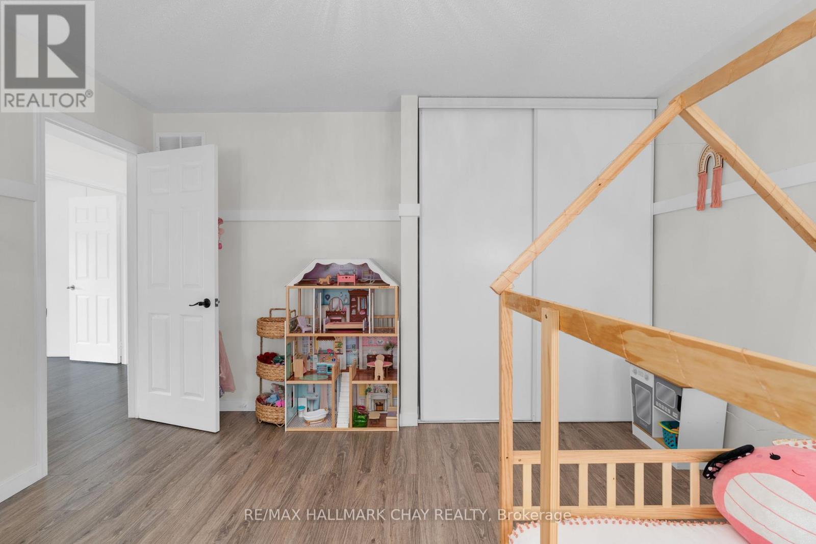 204 Forest Crescent, Clearview, Ontario  L0M 1S0 - Photo 16 - S12328863