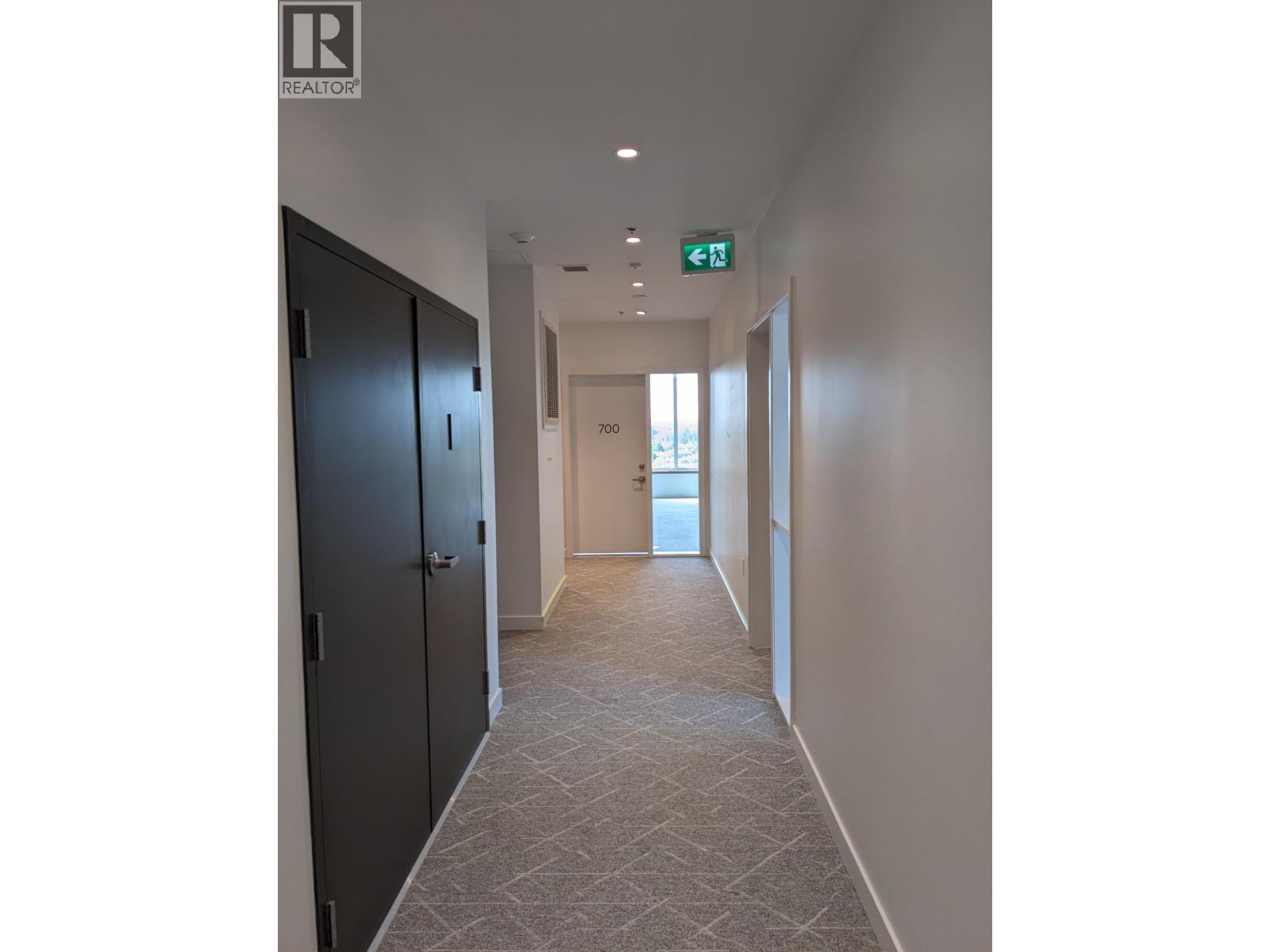 700 2992 Glen Drive, Coquitlam, British Columbia  V3B 0A3 - Photo 7 - C8067948