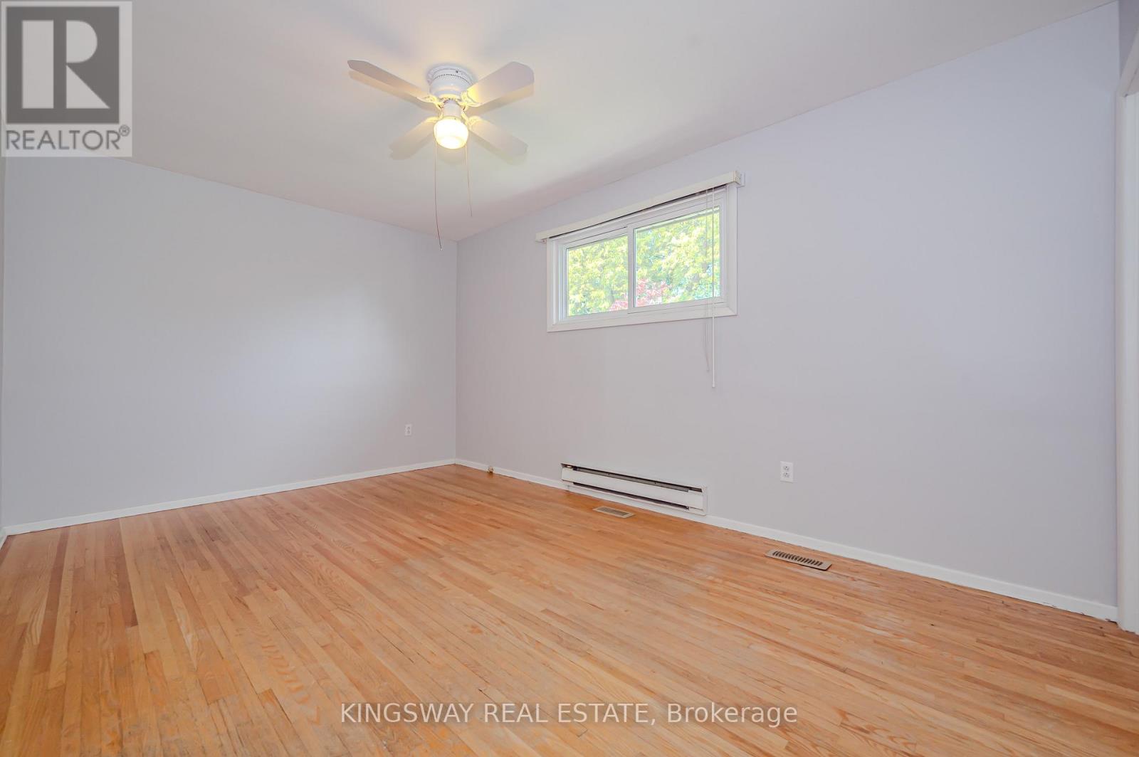 164 East 23rd Street, Hamilton (Eastmount), Ontario  L8V 2X1 - Photo 12 - X12328842