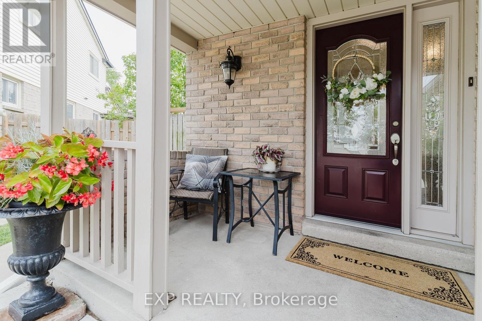 8 VIVA COURT, Hamilton, Ontario