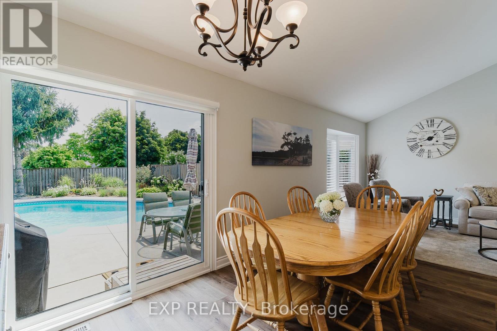 8 Viva Court, Hamilton, Ontario  L8J 1X6 - Photo 15 - X12328858