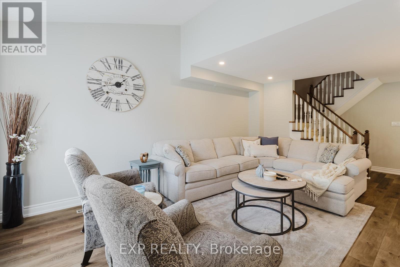 8 Viva Court, Hamilton, Ontario  L8J 1X6 - Photo 17 - X12328858