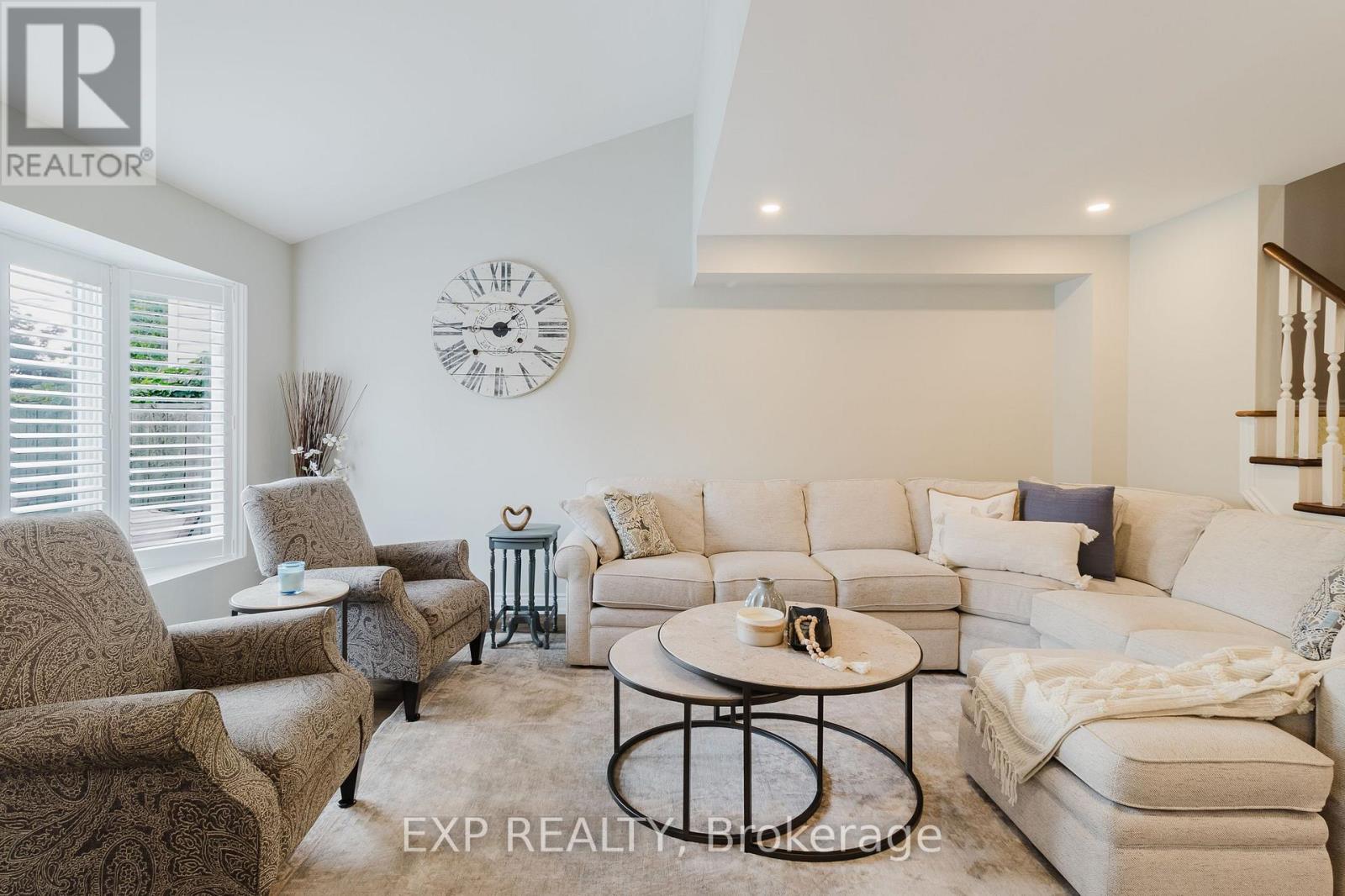 8 Viva Court, Hamilton, Ontario  L8J 1X6 - Photo 18 - X12328858
