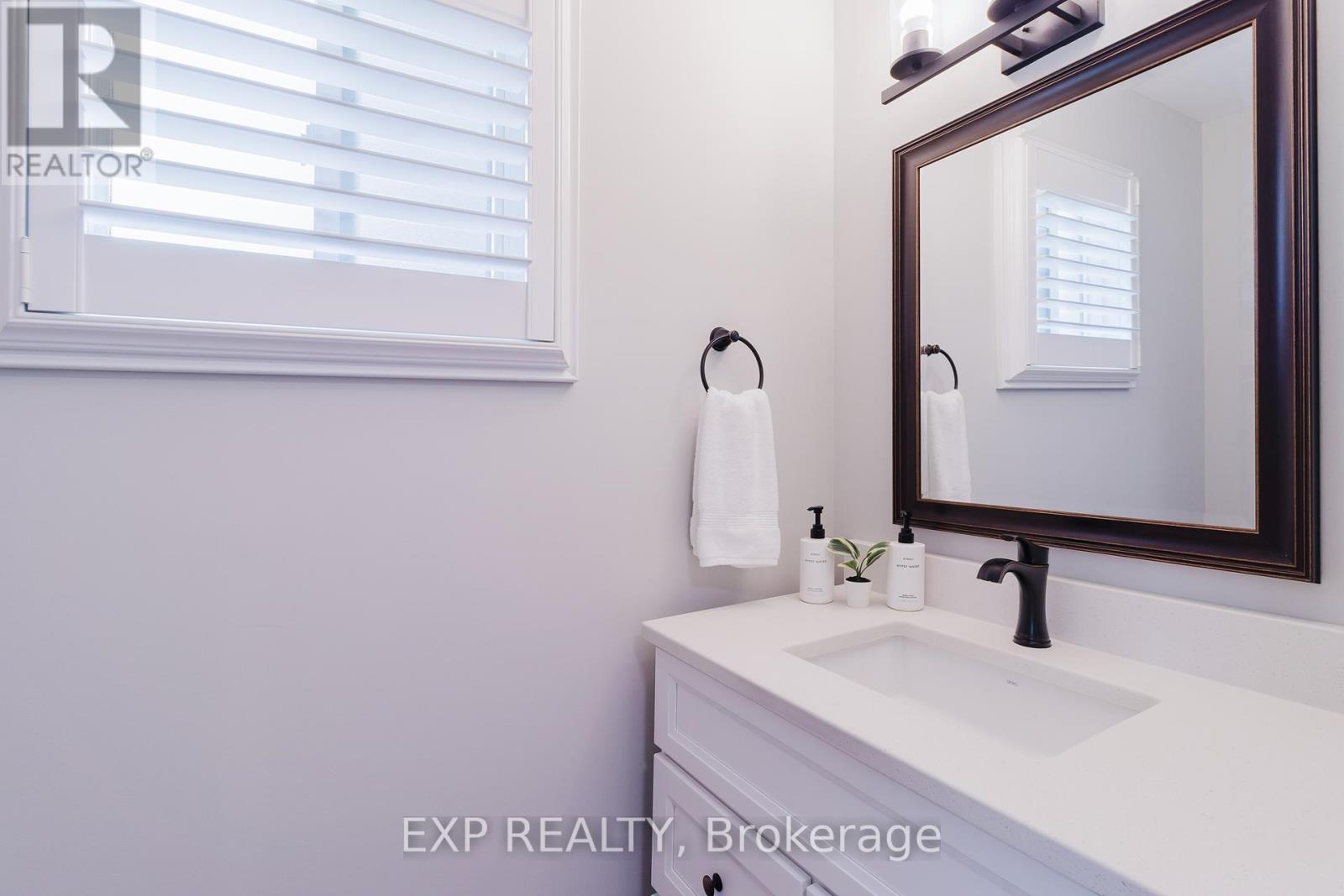 8 Viva Court, Hamilton, Ontario  L8J 1X6 - Photo 20 - X12328858