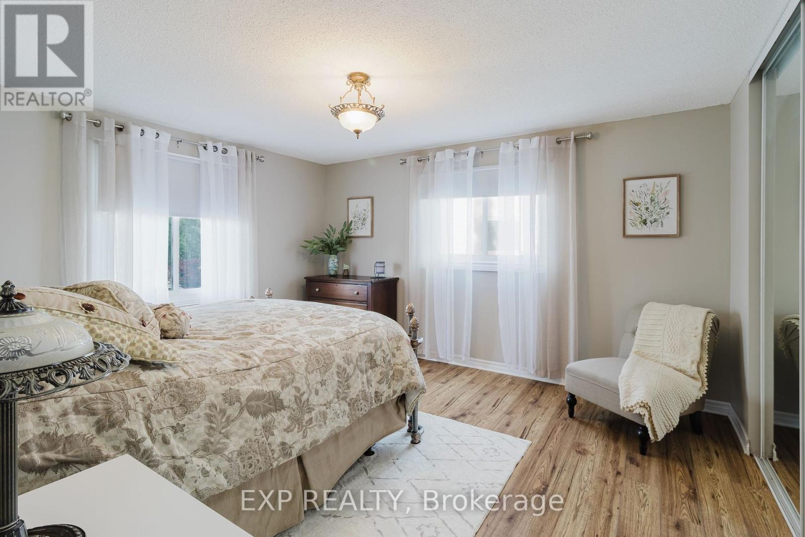 8 Viva Court, Hamilton, Ontario  L8J 1X6 - Photo 23 - X12328858