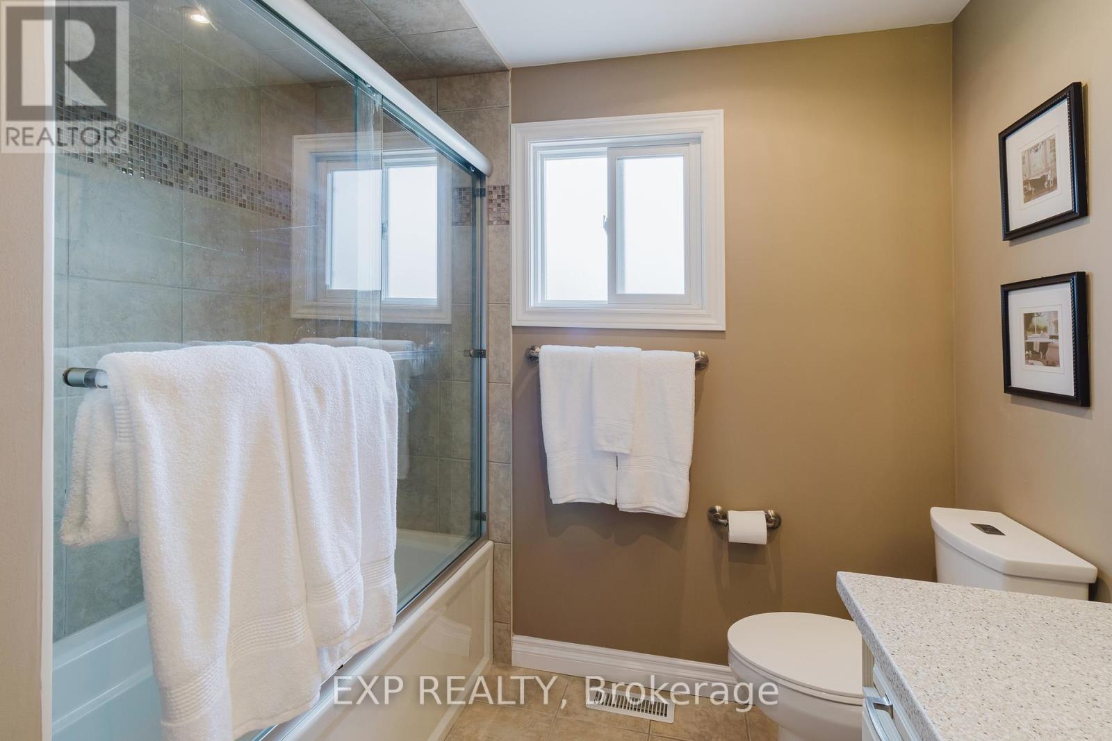 8 Viva Court, Hamilton, Ontario  L8J 1X6 - Photo 26 - X12328858