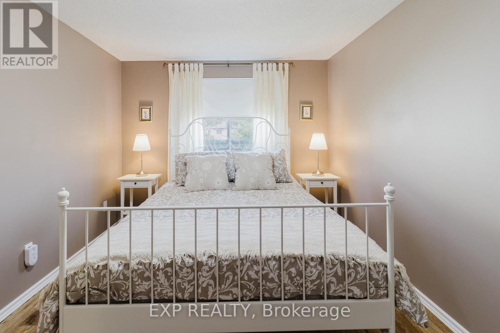 8 Viva Court, Hamilton, Ontario  L8J 1X6 - Photo 31 - X12328858