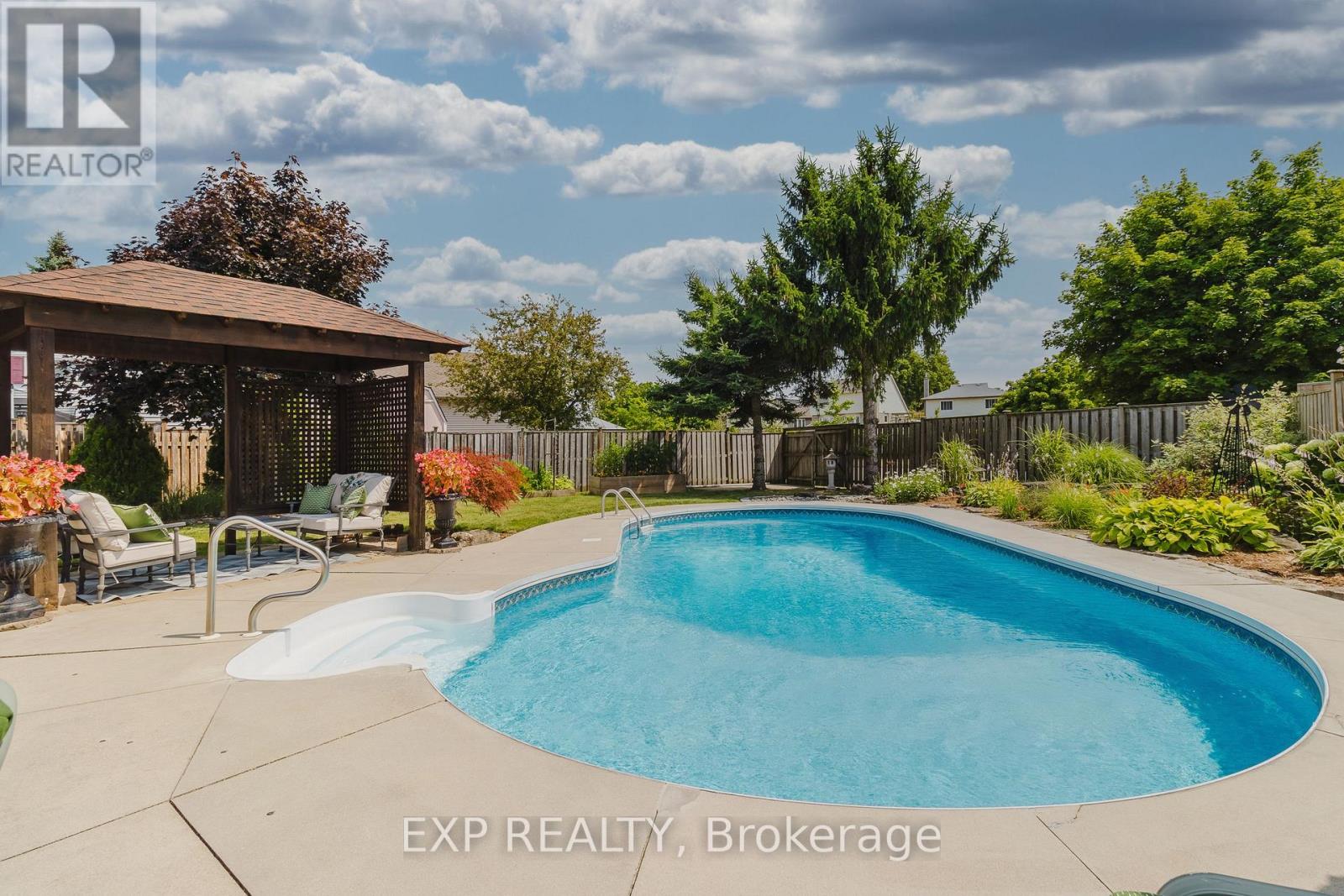 8 Viva Court, Hamilton, Ontario  L8J 1X6 - Photo 42 - X12328858