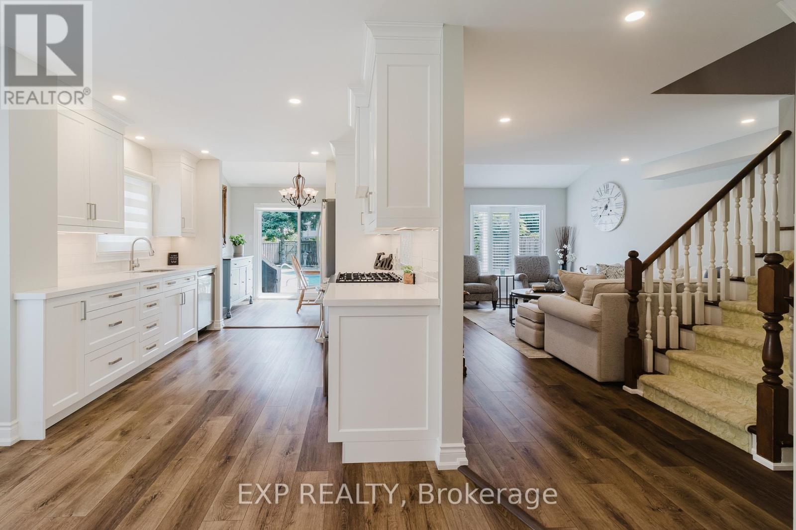 8 Viva Court, Hamilton, Ontario  L8J 1X6 - Photo 6 - X12328858