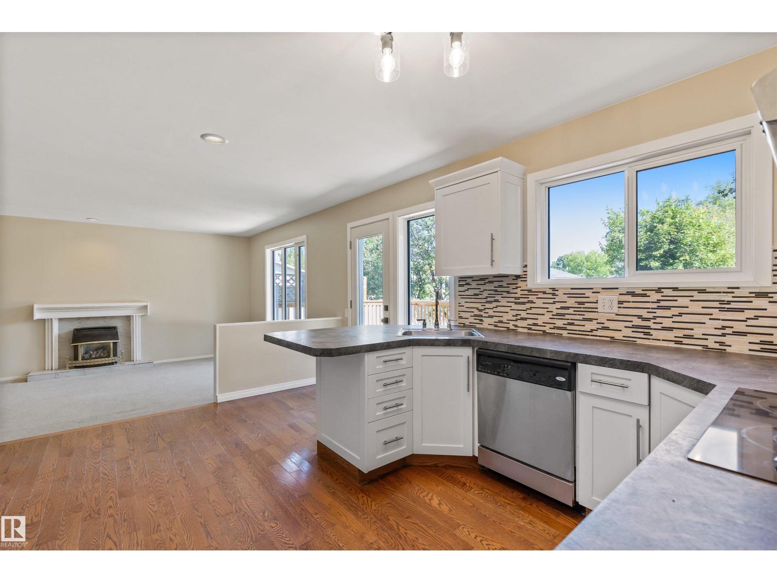 Property at 57 DEANE CR image 4