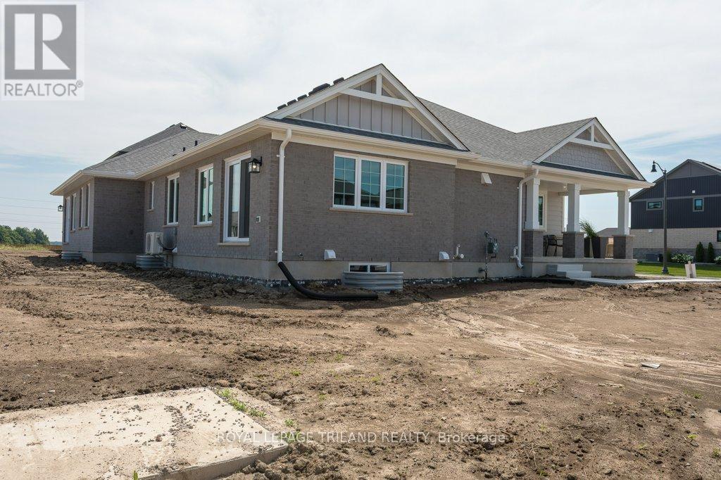 1 Harrow Lane, St. Thomas, Ontario  N5R 0P3 - Photo 3 - X12323876