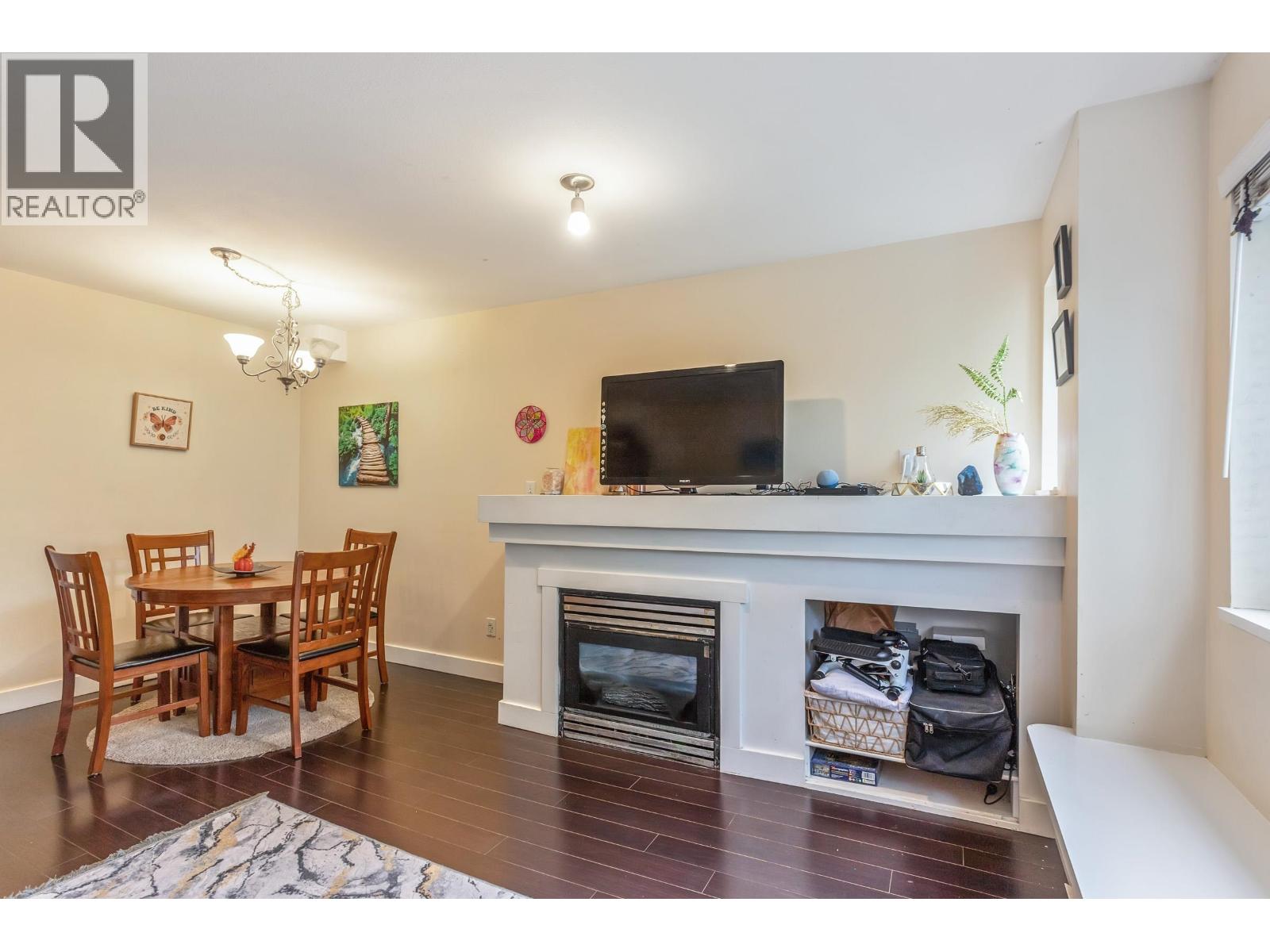 Property at 56 1561 BOOTH AVENUE image 3