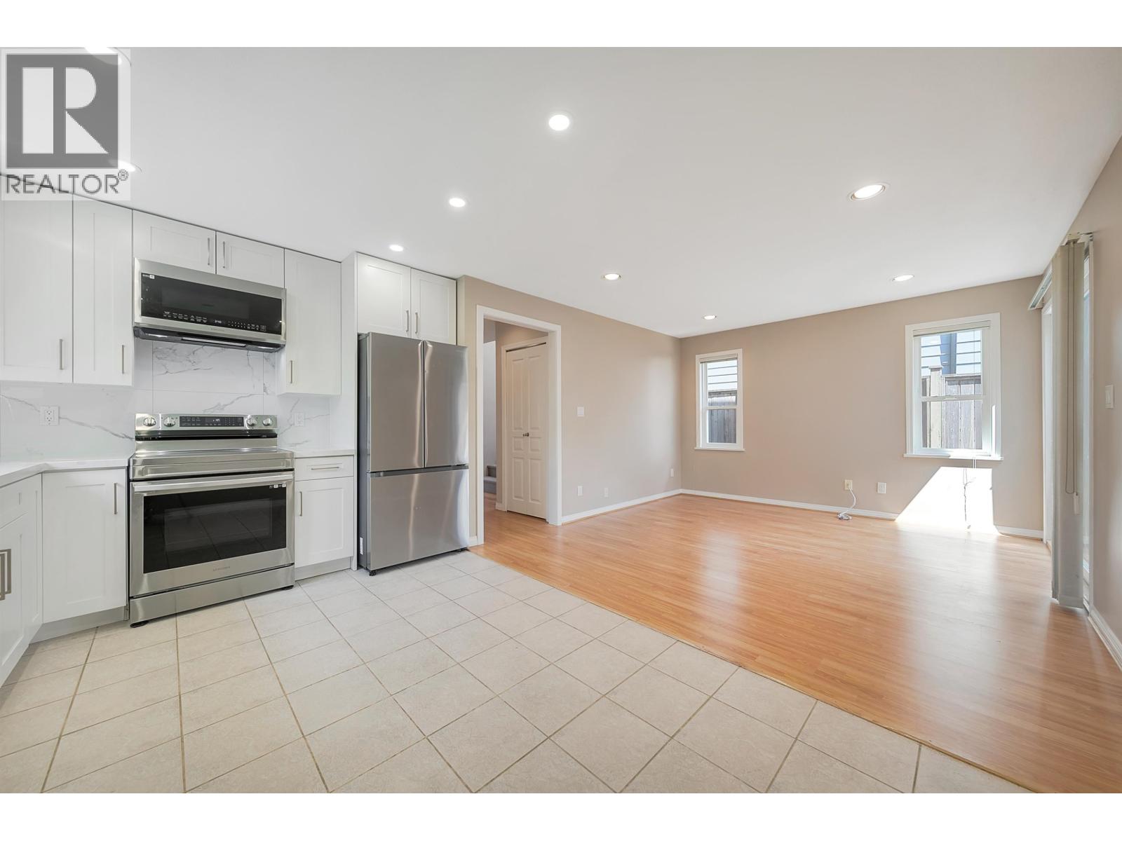 235 W 19th Street, North Vancouver, British Columbia  V7M 1X6 - Photo 10 - R3034450