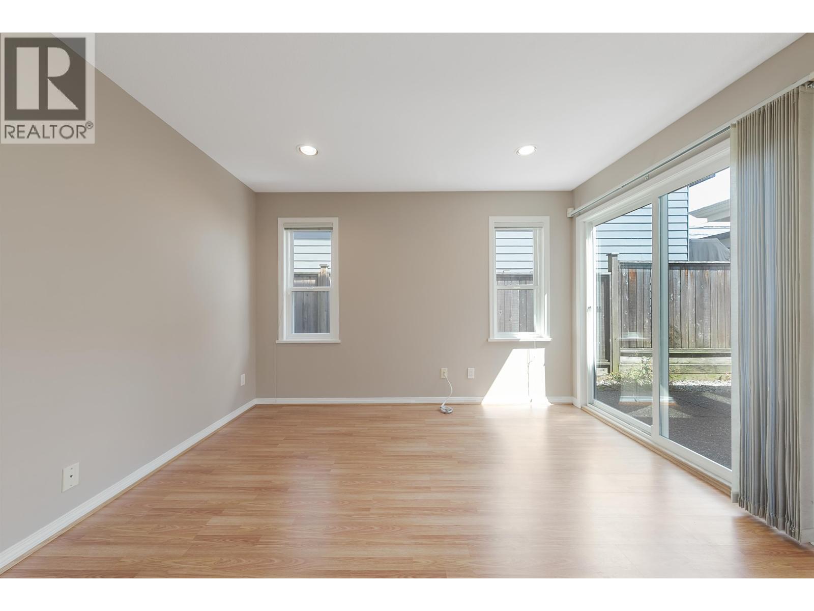 235 W 19th Street, North Vancouver, British Columbia  V7M 1X6 - Photo 12 - R3034450