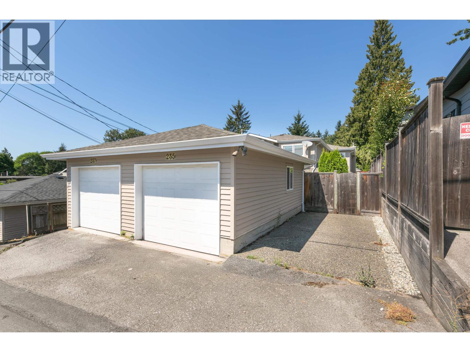 235 W 19th Street, North Vancouver, British Columbia  V7M 1X6 - Photo 29 - R3034450