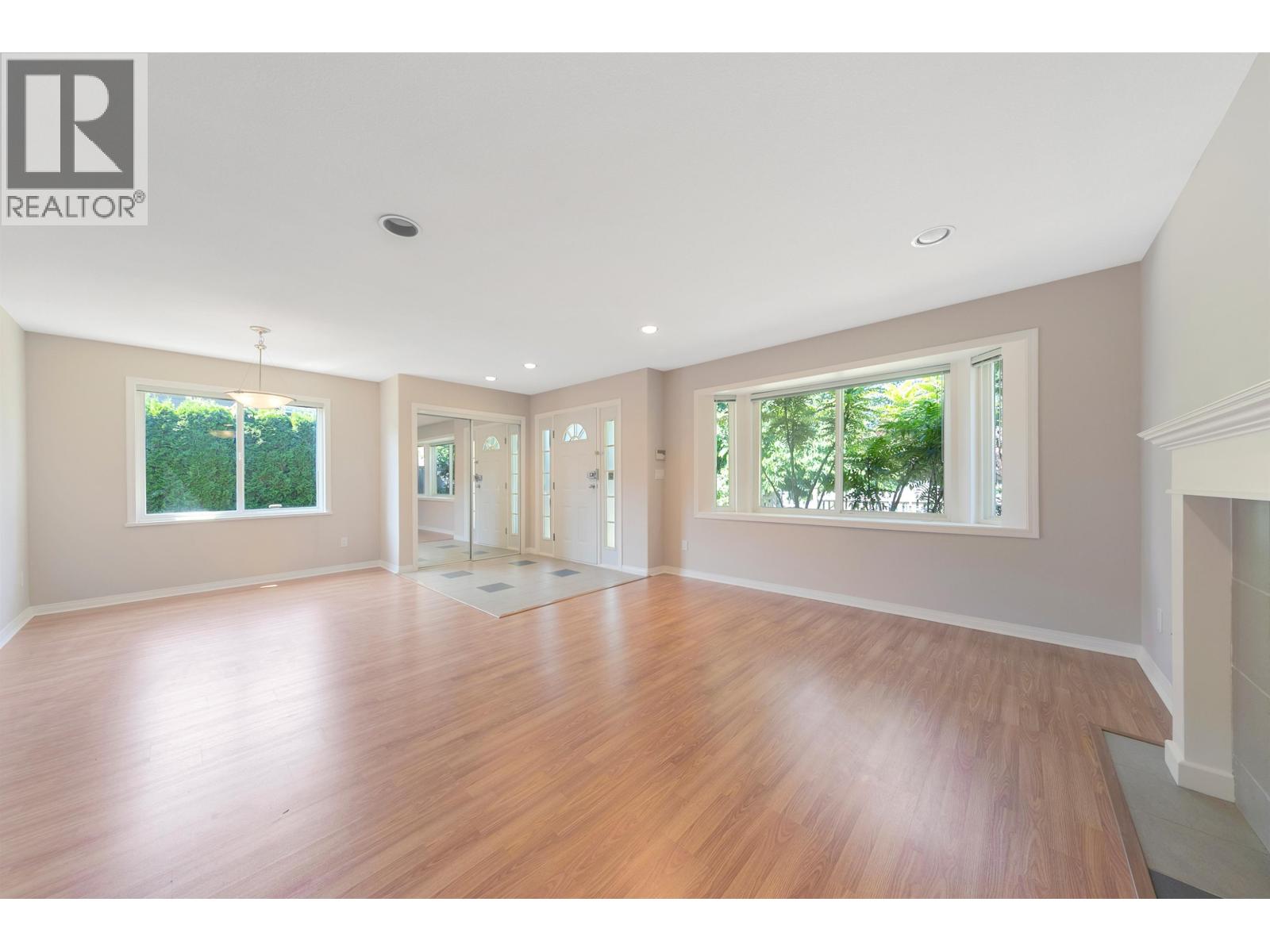 Property at 235 W 19TH STREET image 3