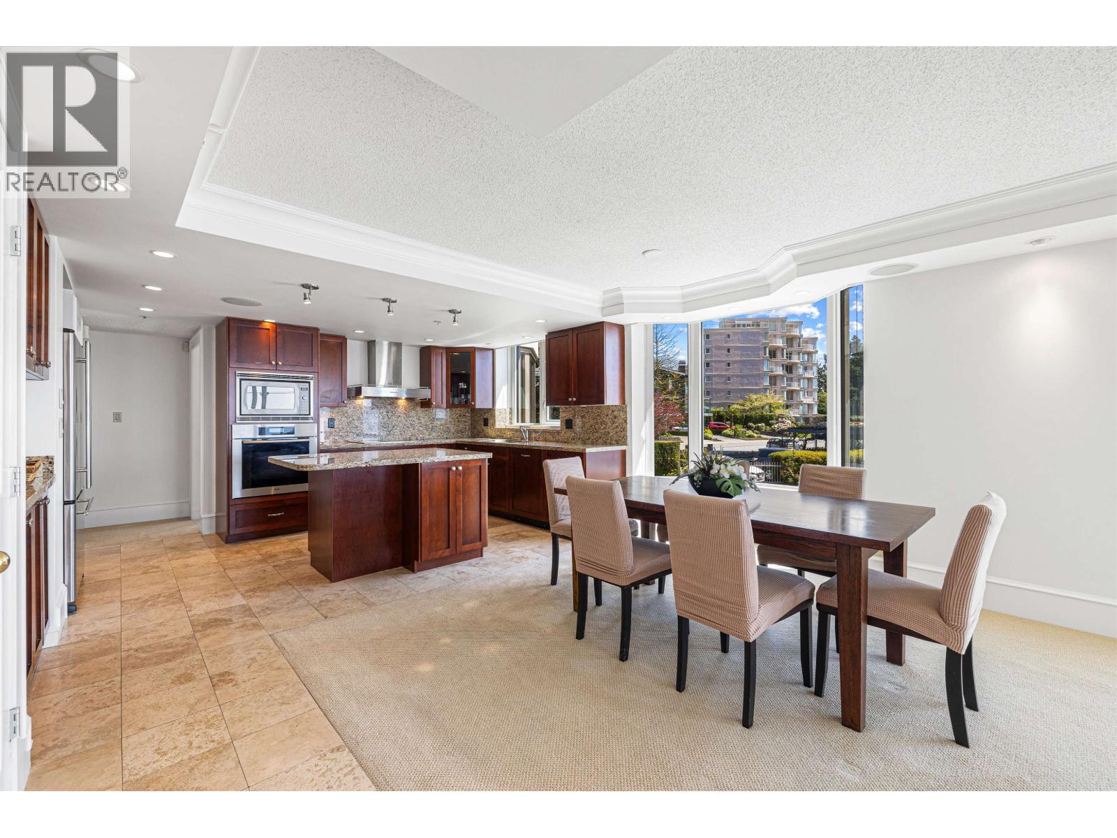Property at 101 2280 BELLEVUE AVENUE image 3
