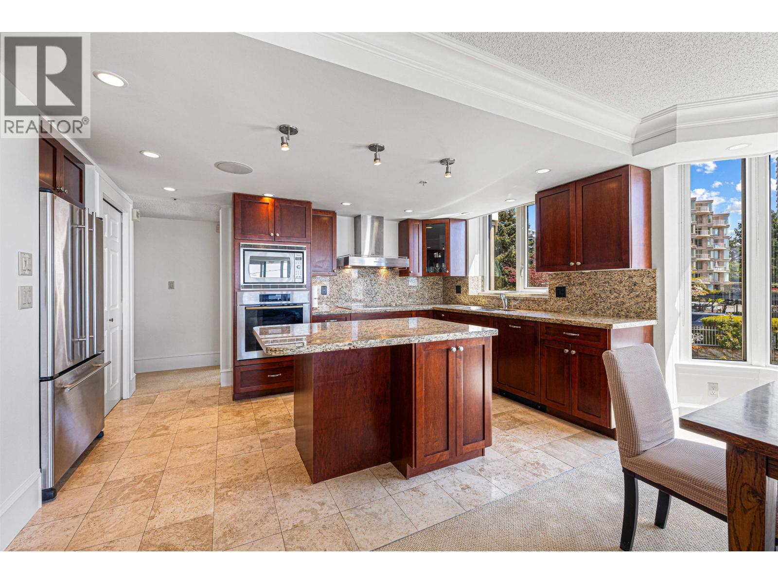 Property at 101 2280 BELLEVUE AVENUE image 4