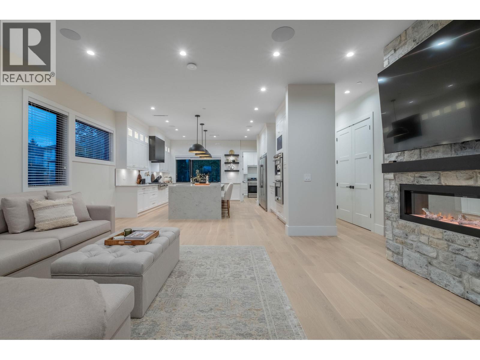 21996 Isaac Crescent, Maple Ridge, British Columbia  V2X 8N8 - Photo 7 - R3034462