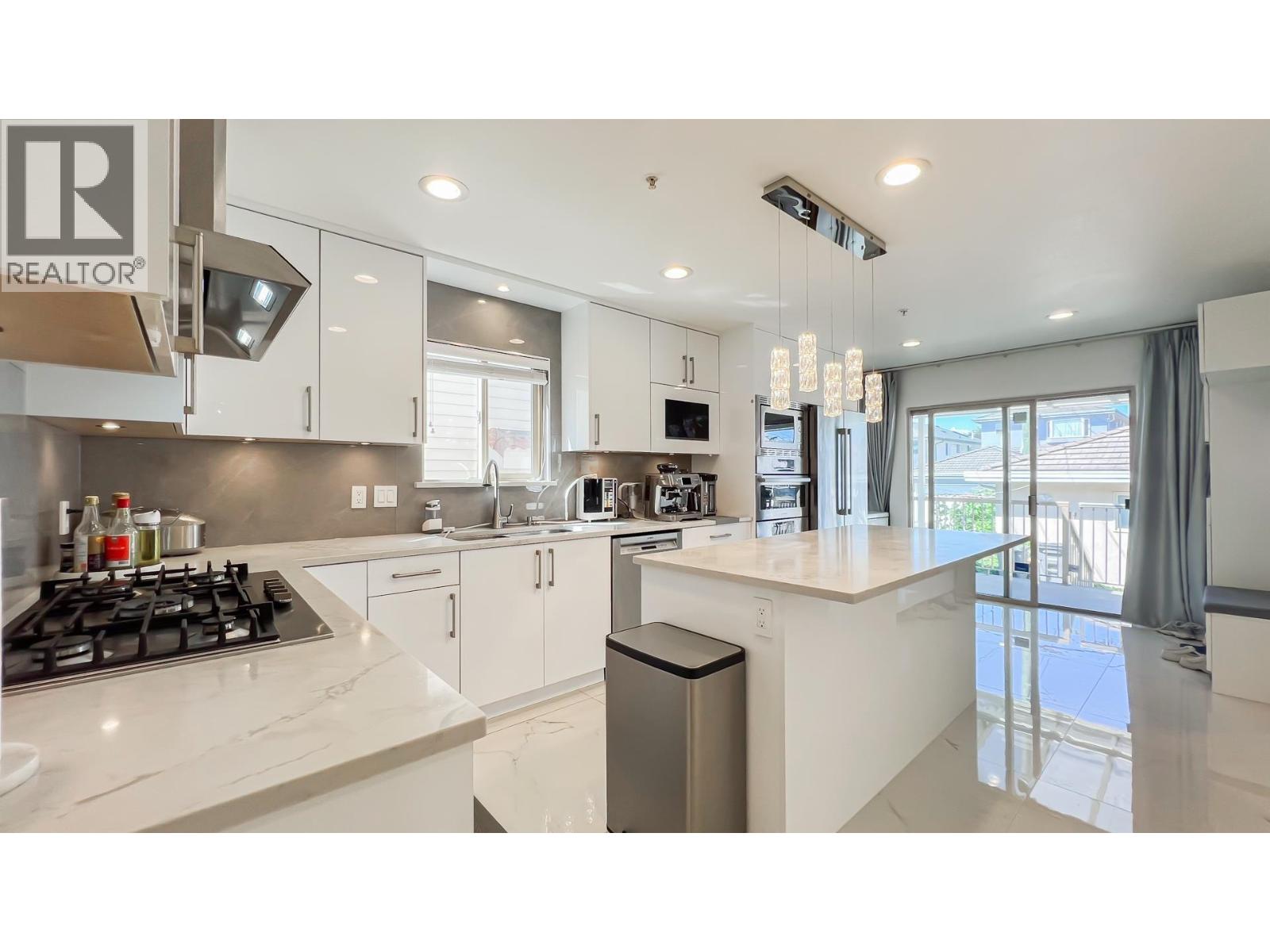 2083 E 53rd Avenue, Vancouver, British Columbia  V5P 1X6 - Photo 4 - R3034446