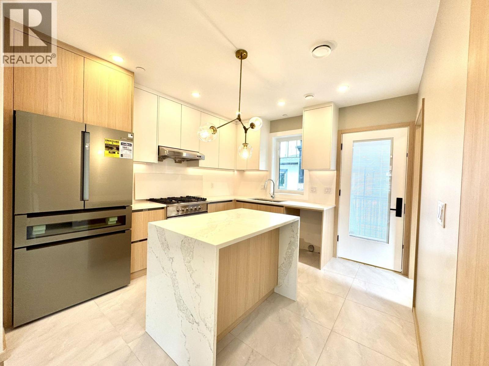 5226 Rupert Street, Vancouver, British Columbia  V5R 2K2 - Photo 4 - R3034534