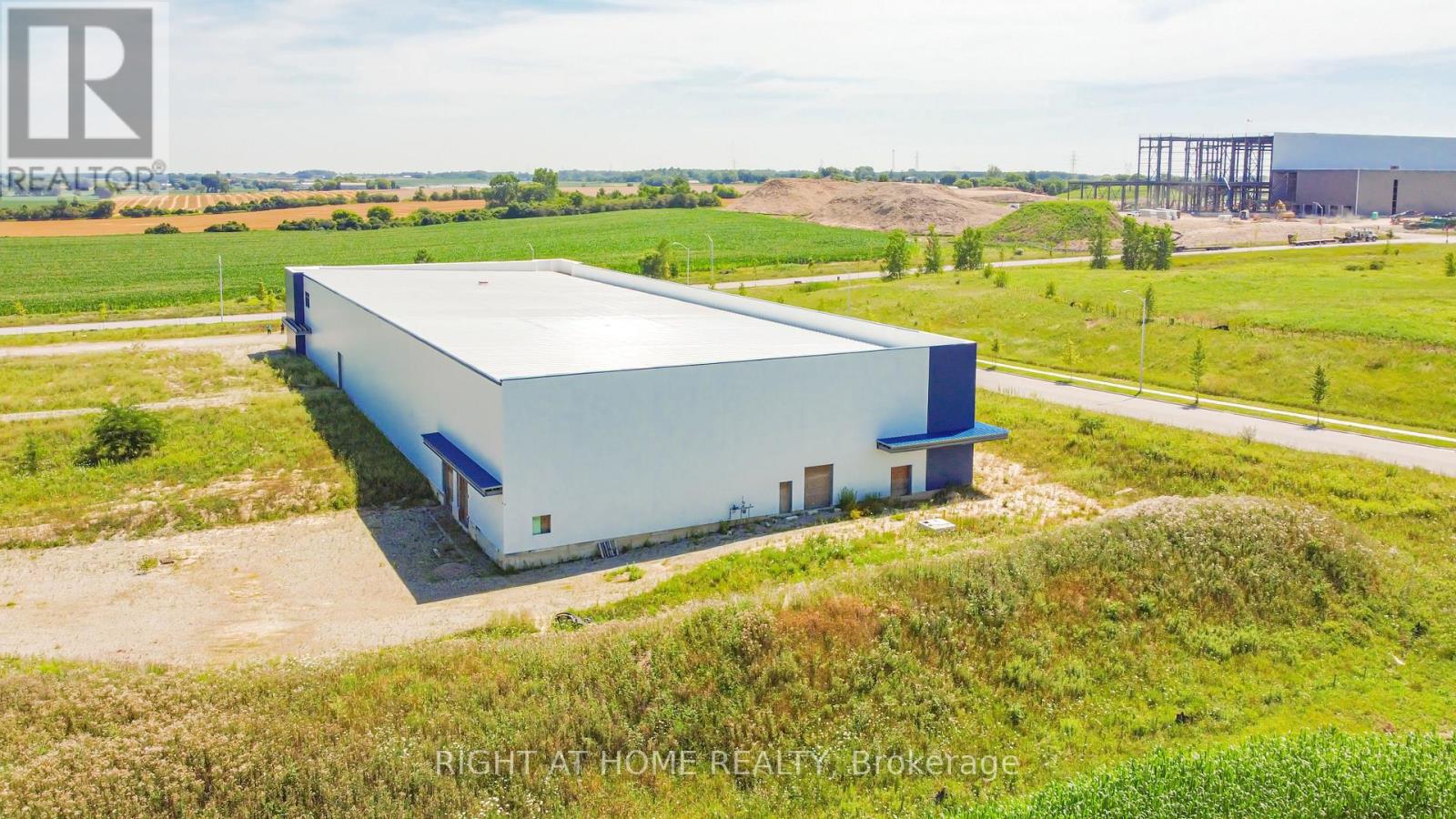 2479 Bonder Road, London South, Ontario  N6M 0E7 - Photo 6 - X12328598