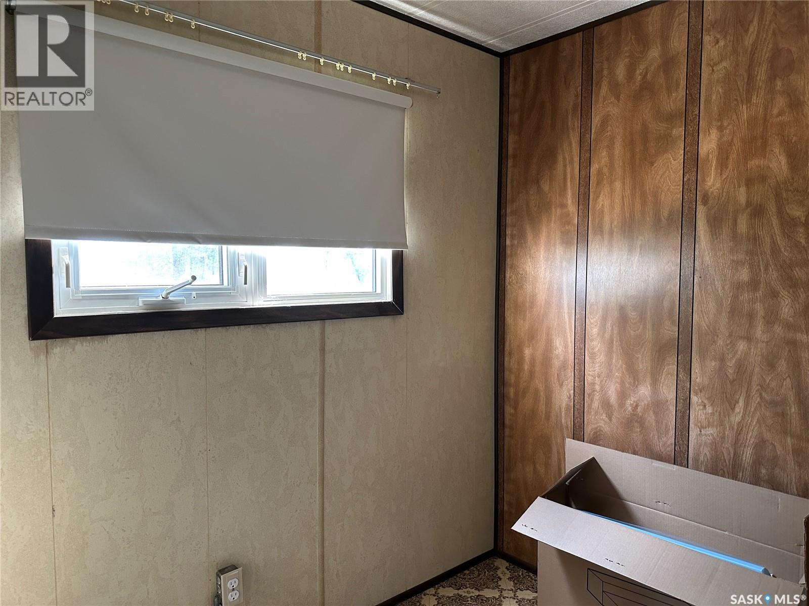 55 14th Street, Weyburn, Saskatchewan  S4H 1L5 - Photo 21 - SK014854