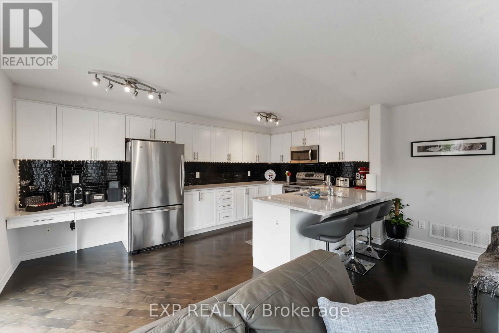 226 Par-La-Ville Circle, Ottawa, Ontario  K2S 0T6 - Photo 11 - X12328933