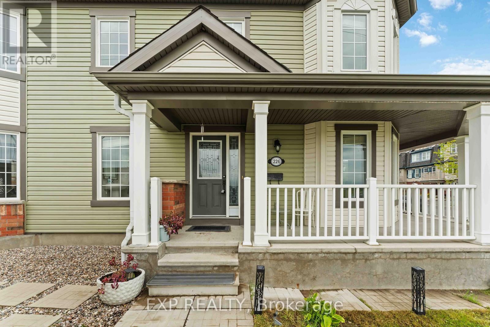 226 Par-La-Ville Circle, Ottawa, Ontario  K2S 0T6 - Photo 2 - X12328933