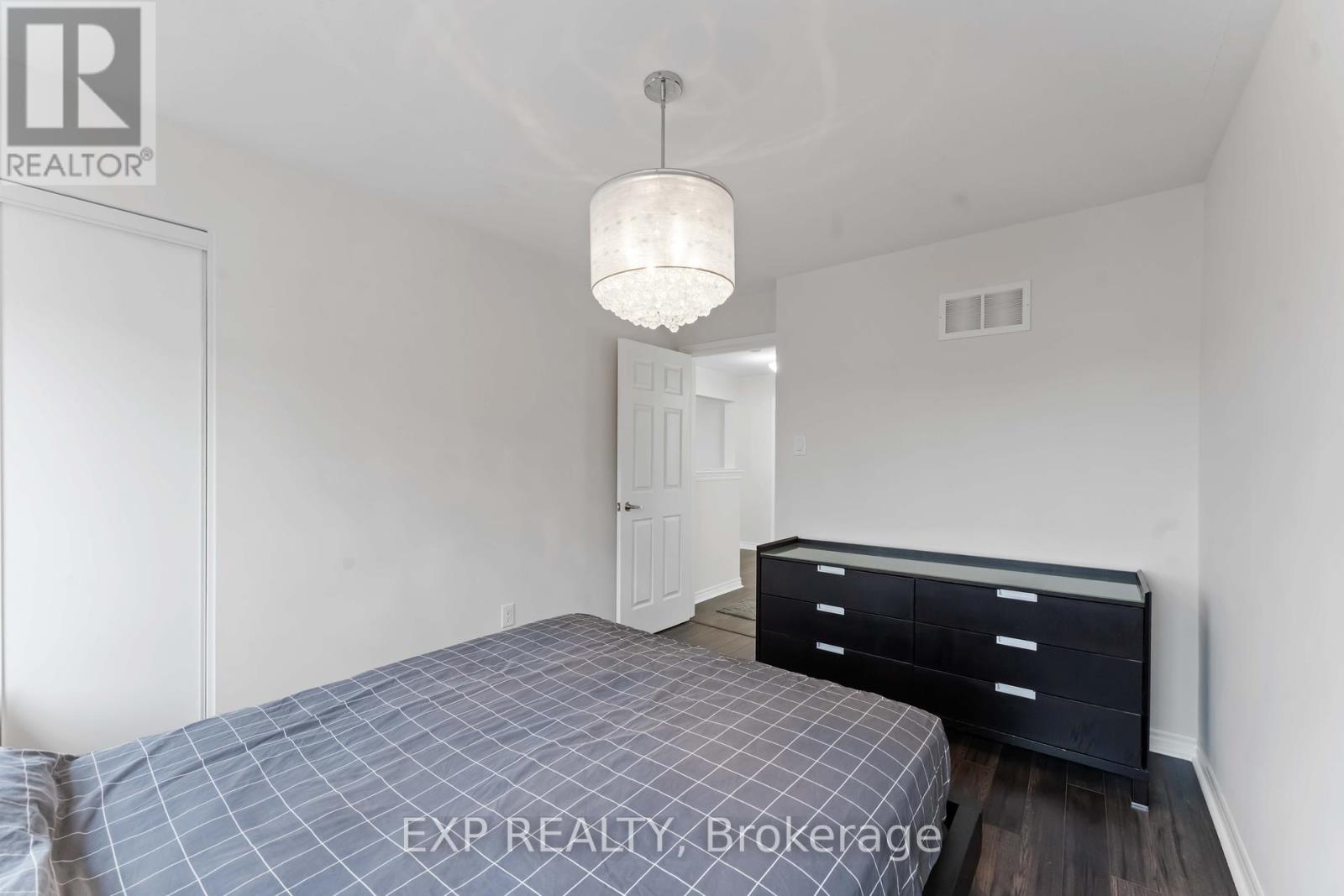 226 Par-La-Ville Circle, Ottawa, Ontario  K2S 0T6 - Photo 29 - X12328933