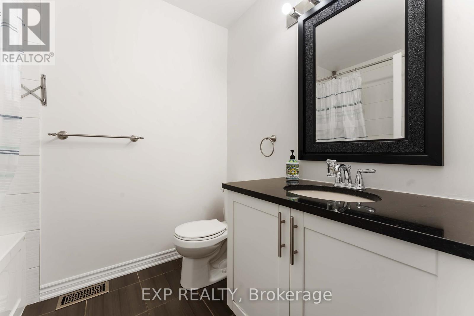226 Par-La-Ville Circle, Ottawa, Ontario  K2S 0T6 - Photo 30 - X12328933
