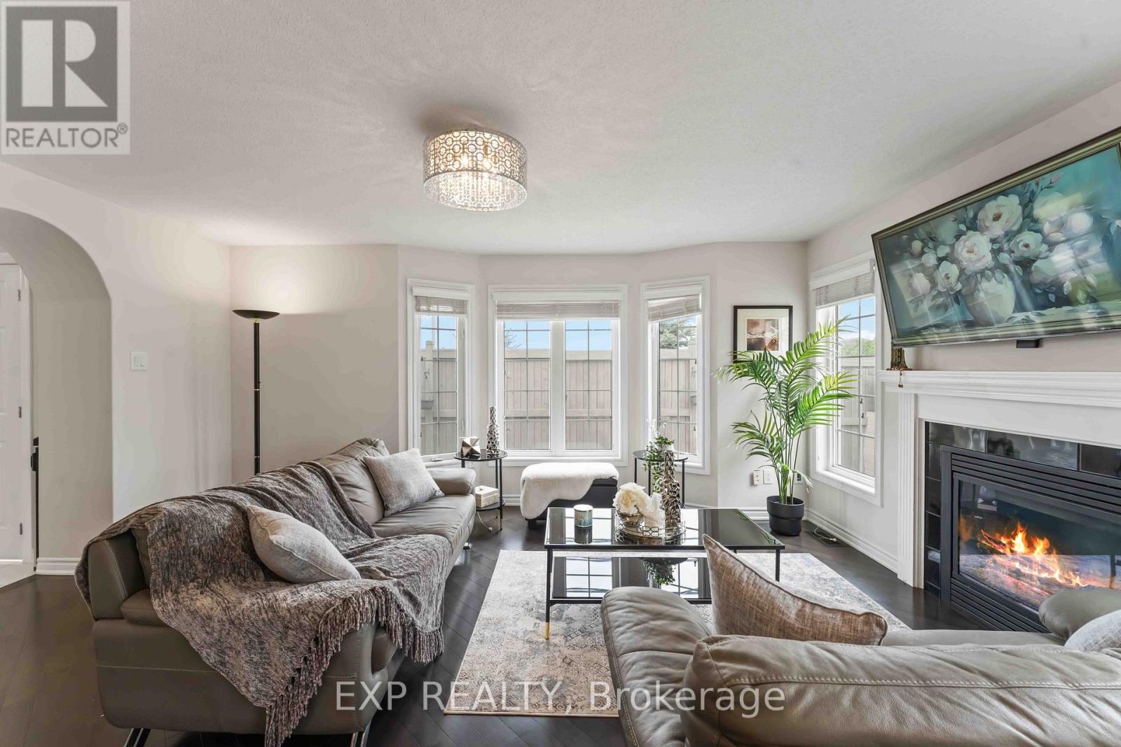 226 Par-La-Ville Circle, Ottawa, Ontario  K2S 0T6 - Photo 8 - X12328933