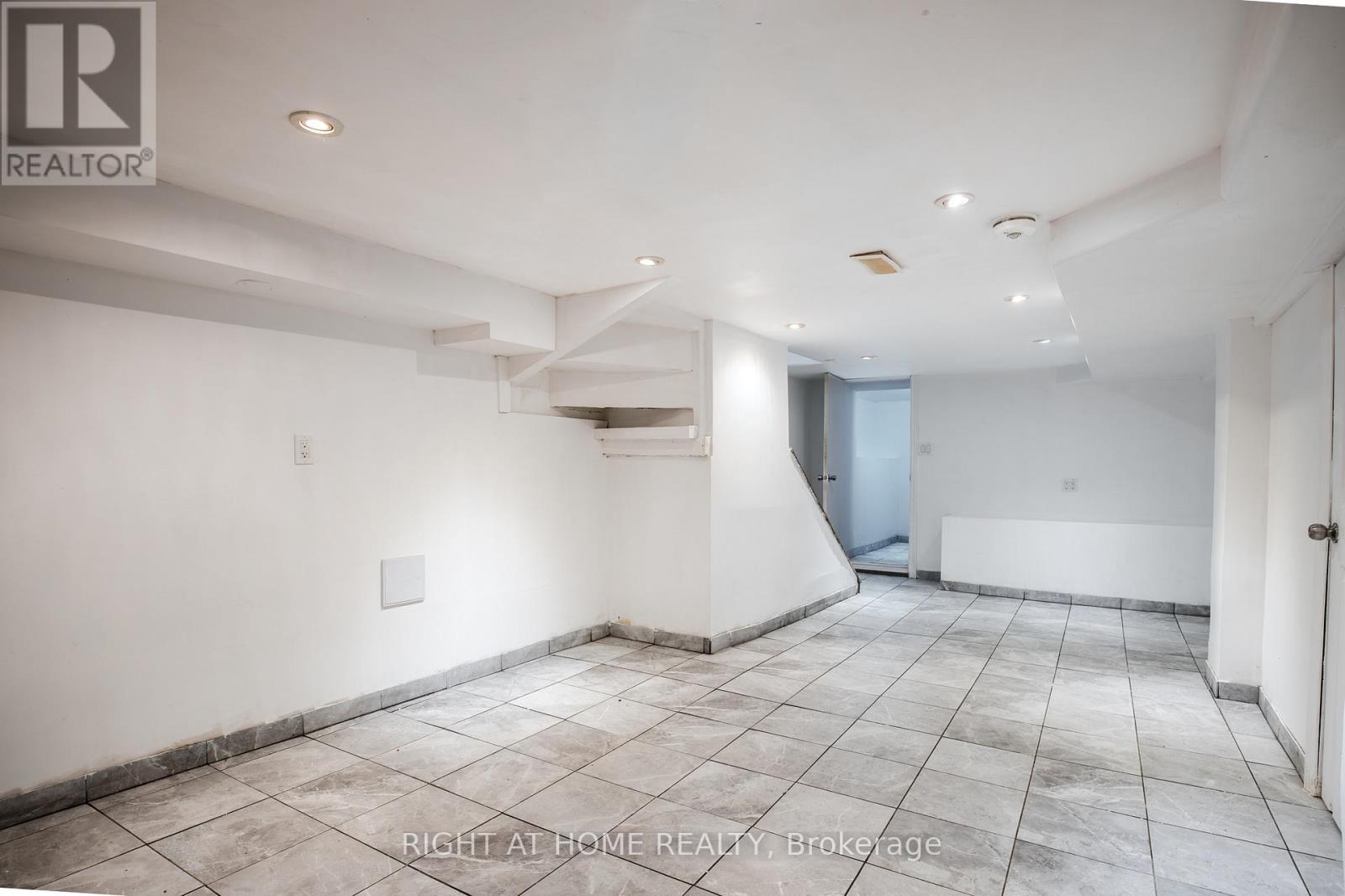 50 Somerset Avenue, Hamilton (Stipley), Ontario  L8L 2L5 - Photo 26 - X12328892