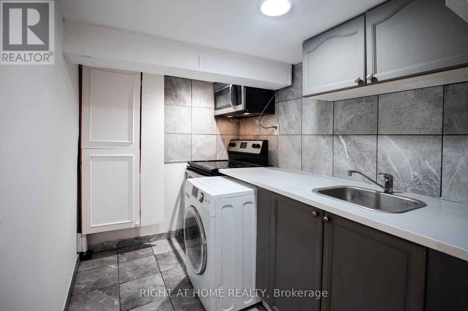 50 Somerset Avenue, Hamilton (Stipley), Ontario  L8L 2L5 - Photo 31 - X12328892