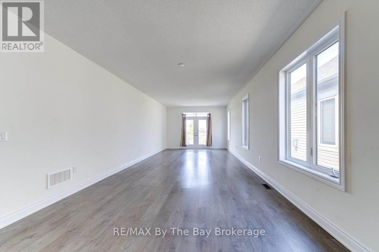 15 Union Boulevard, Wasaga Beach, Ontario  L9Z 0M6 - Photo 12 - S12328919
