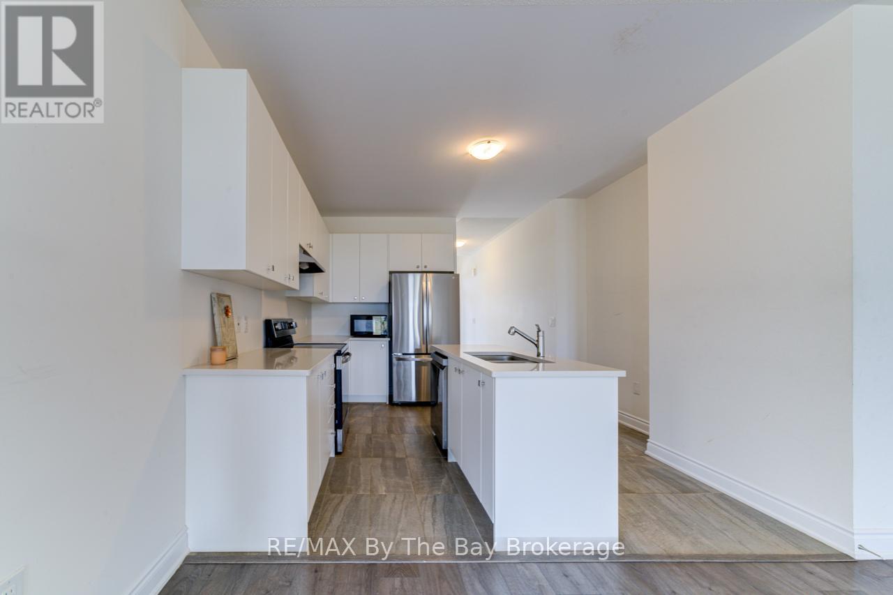 15 Union Boulevard, Wasaga Beach, Ontario  L9Z 0M6 - Photo 7 - S12328919
