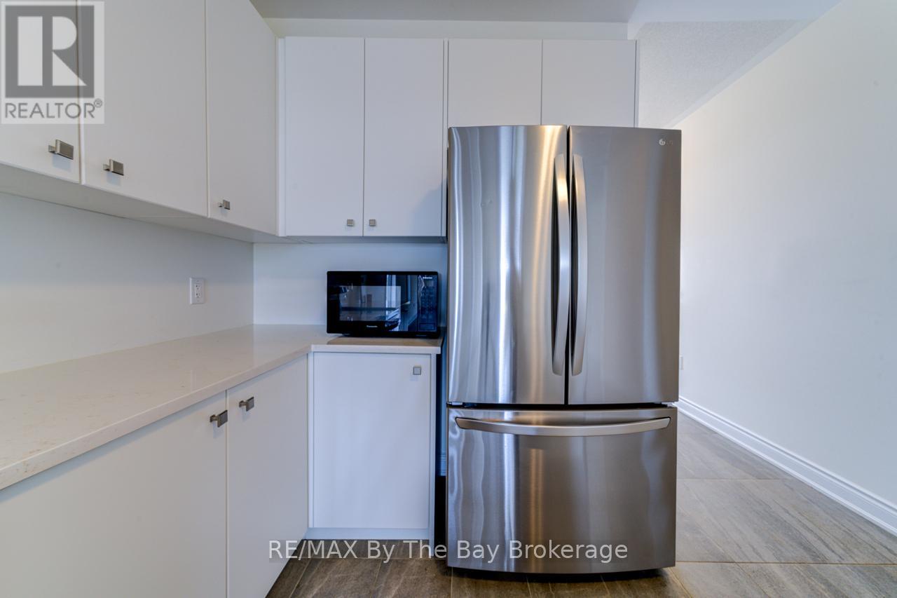 15 Union Boulevard, Wasaga Beach, Ontario  L9Z 0M6 - Photo 8 - S12328919