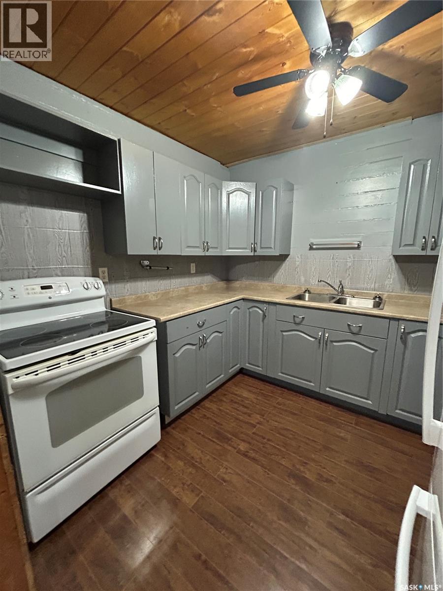 203 Prouse Street, Kelvington, Saskatchewan  S0A 1W0 - Photo 3 - SK014889