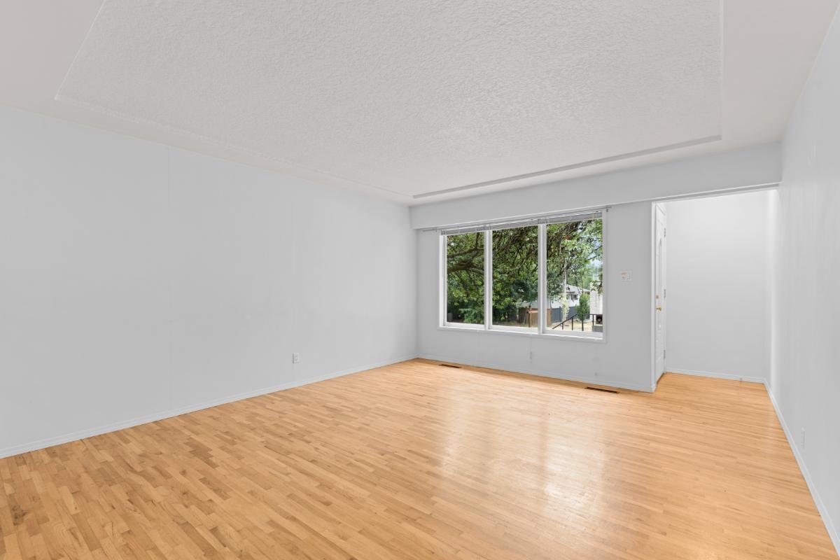 14054 Antrim Road, Surrey, British Columbia  V3R 5H7 - Photo 5 - R3034300
