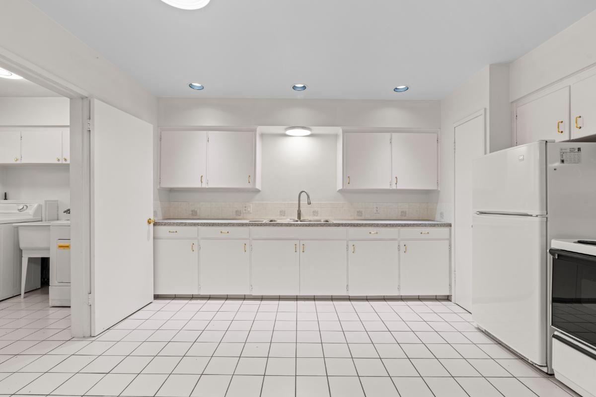14054 Antrim Road, Surrey, British Columbia  V3R 5H7 - Photo 9 - R3034300