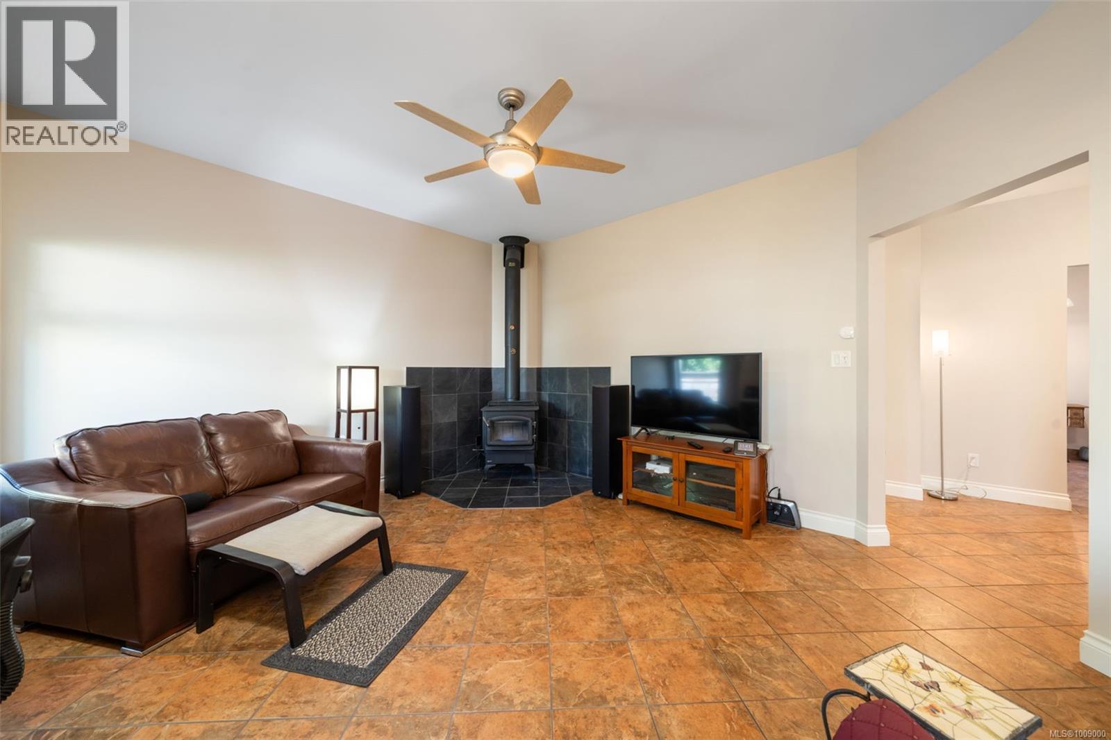 Property at 1286 Ocean View Dr image 5
