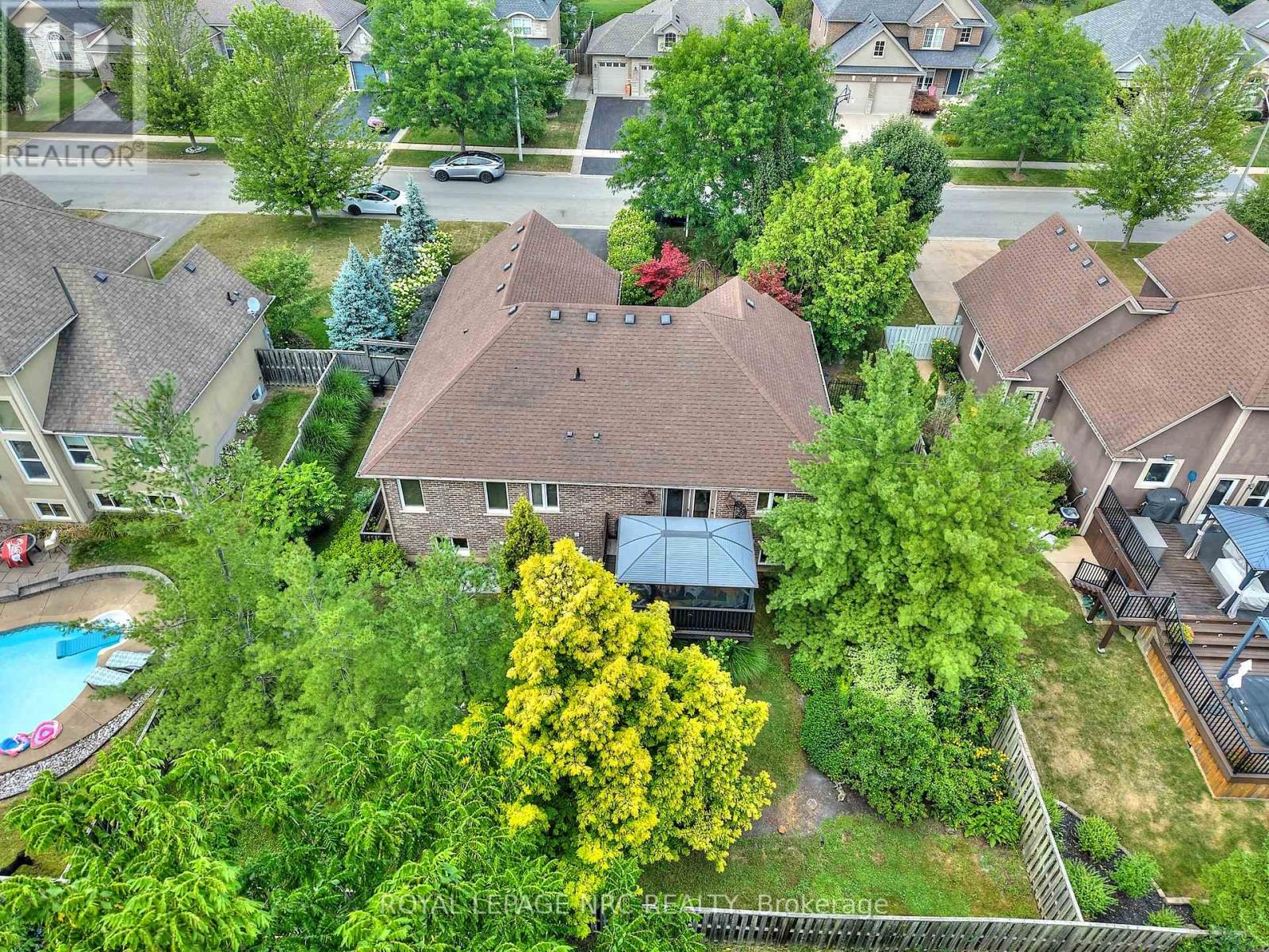 Property at 18 MARTHA COURT image 2